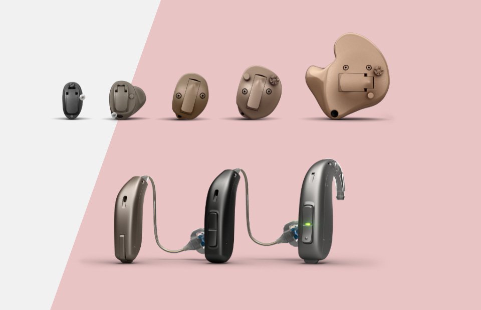 Imagem mostra diferentes tipos de aparelhos auditivos que o seguro cobre
