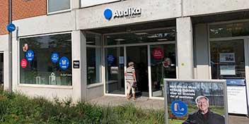 Billedet viser et billedet er Audikas høreklinik i Horsens.