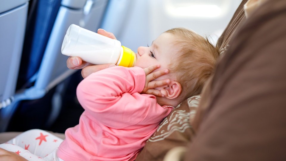 consejos oídos para los niños durante los vuelos 