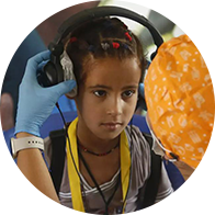 Audika solidaria revisa la audición de los niños saharauis