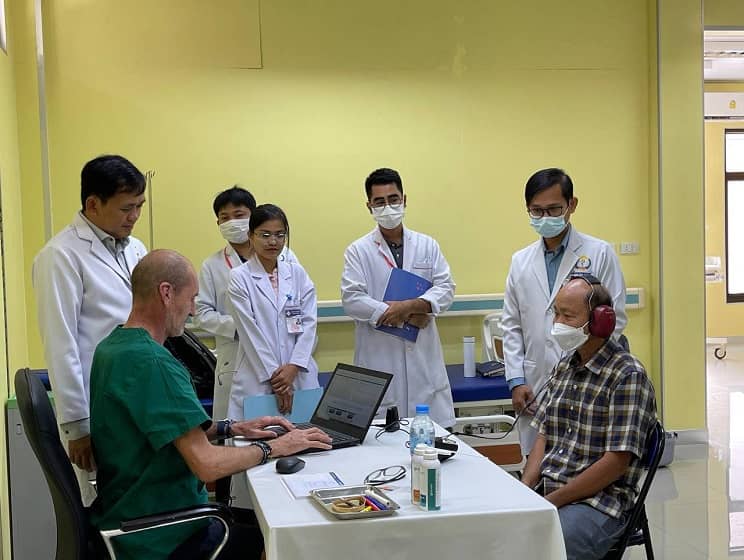 L'équipe médicale en charge de la mission humanitaire au Cambodge initiée par Audika en 2023