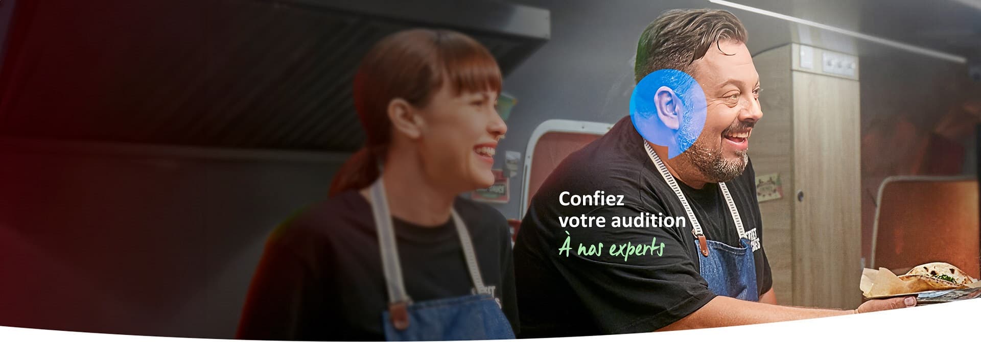 Niko peut continuer à cuisiner grâce à ses aides auditives