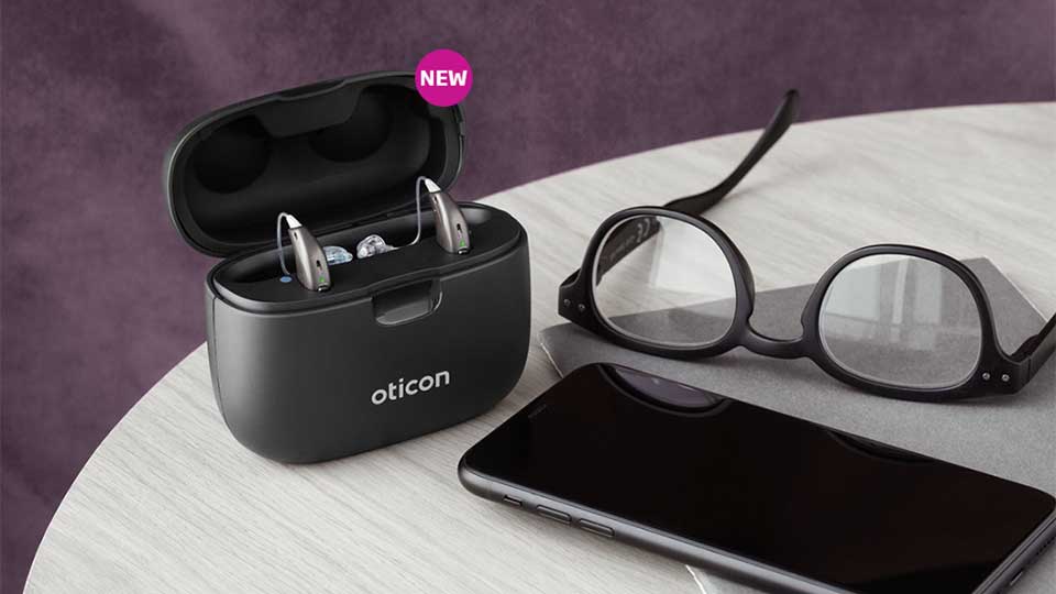 Bild på Oticons nya bärbara laddare till hörapparater