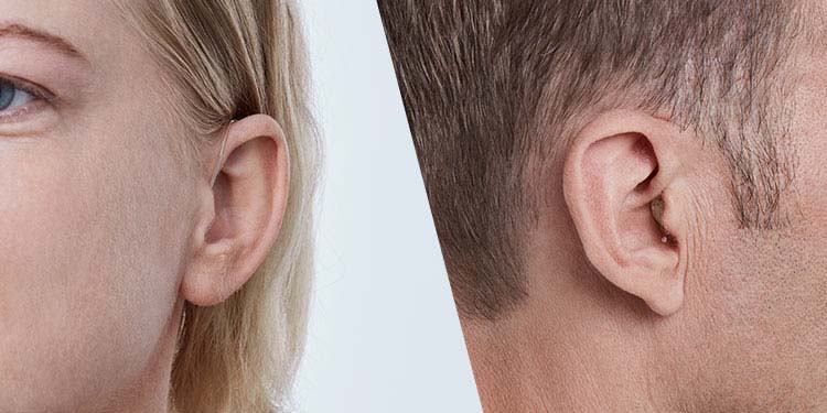 Bild på man och kvinna med hörapparat i och på örat som kostar olika mycket.