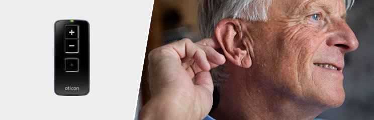Bild på en ett hörselhjälpmedel,  fjarrkontroll och en man med hörapparat 