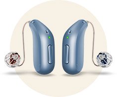 Bild på ett par Oticon Intent hörapparater som finns i Audikas breda sortiment av hörapparater