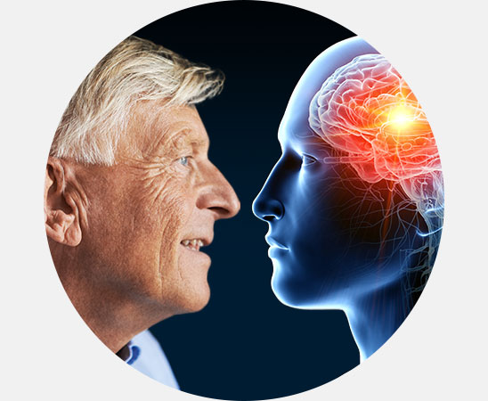 Bild på en en man och ett ansikte som visar vikten av att rehabiltera sin hörsel. Första steget är ett online hörseltest