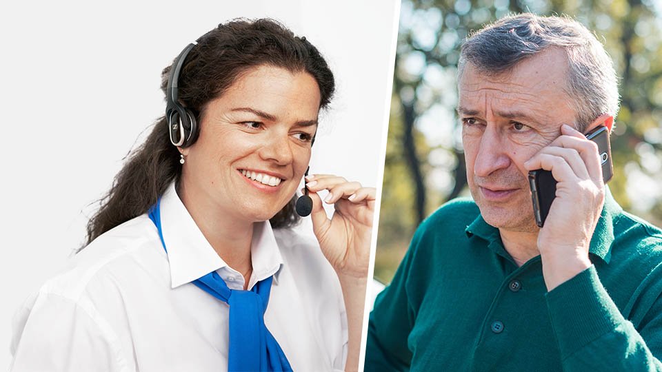 Billedet viser hørespecialist, der taler i telefon med en mand om graden af høretab