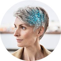 Immagine di una donna con un segno blu sul cervello