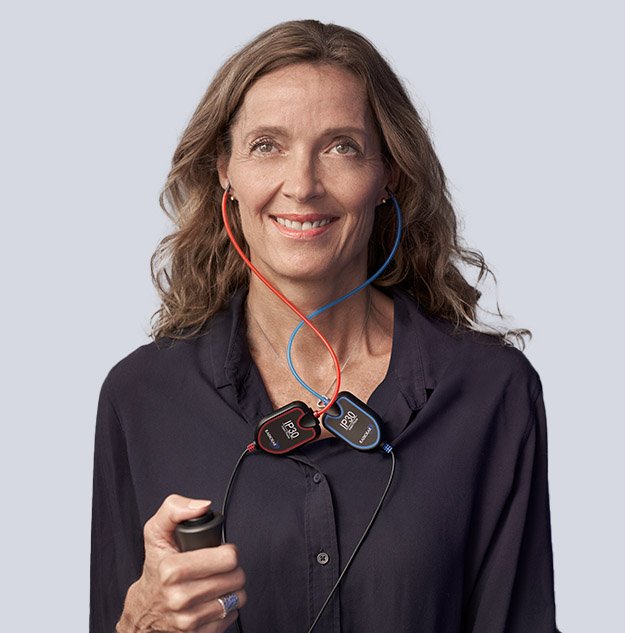 Billedet viser en kvinde under høretest