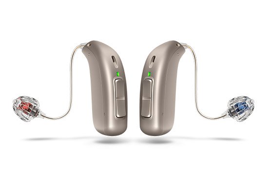 Billedet viser høreapparater som behandlingsmulighed for høretab